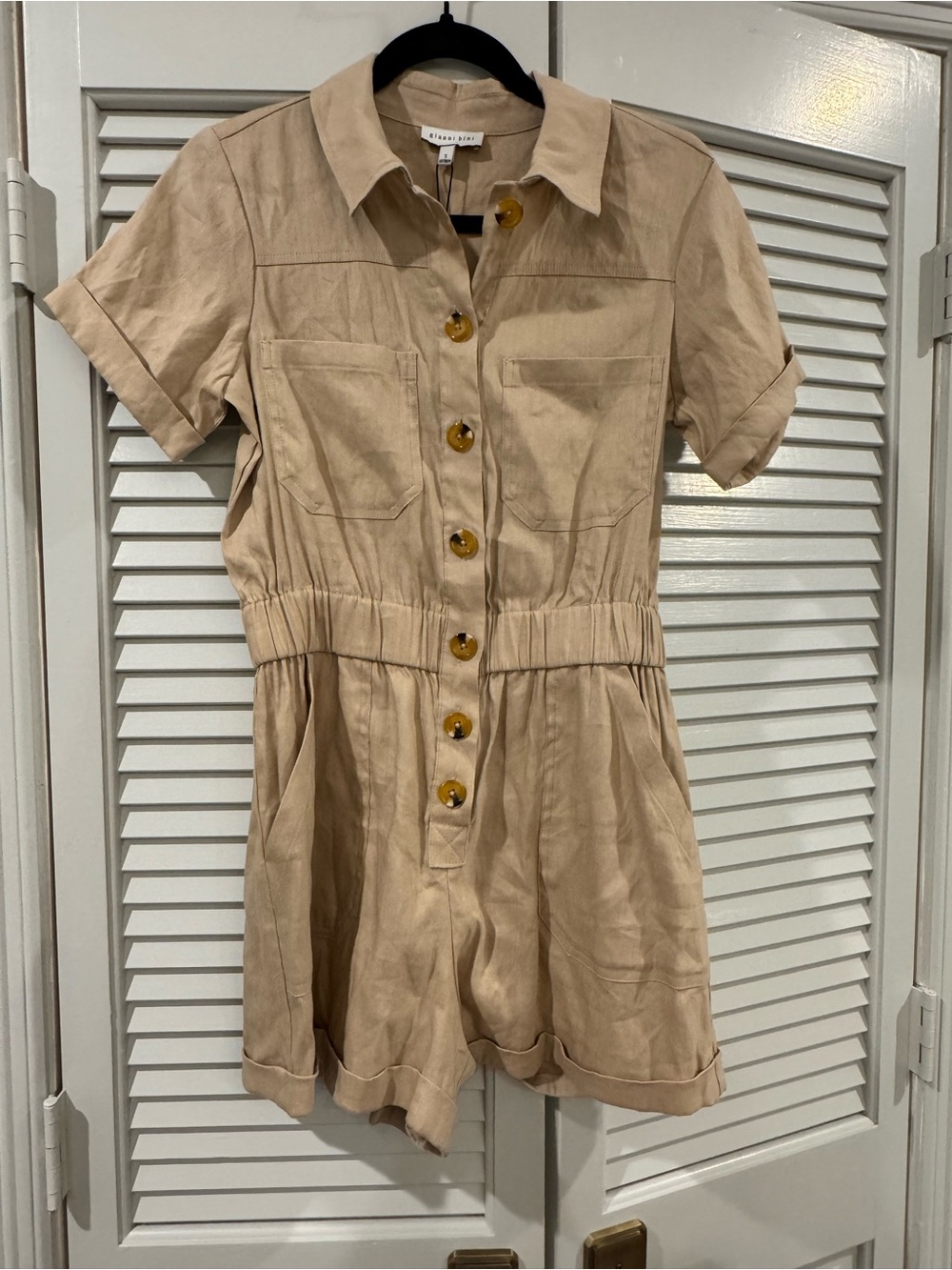 Gianni Bini Beige Short-Sleeve Romper